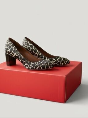 Donald J Pliner Corin Giraffe Animal Print Block Heel Pumps Size 9